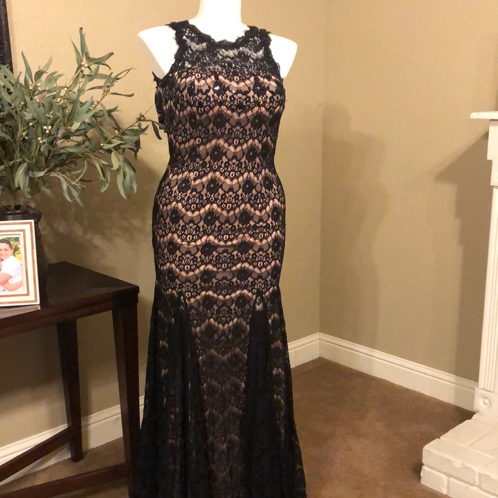 Betsy Adam Formal Lace Dress